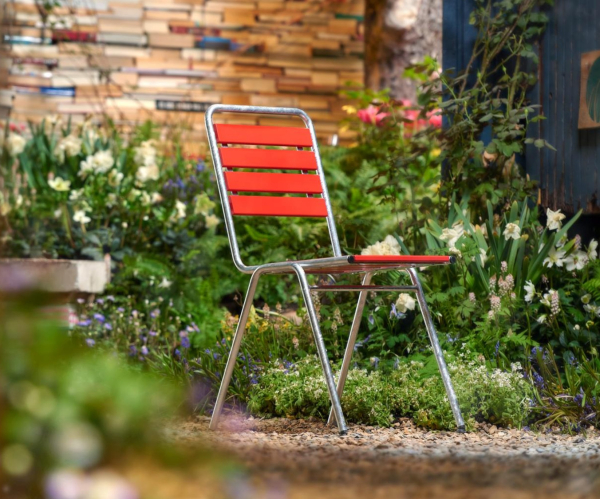 stol. Stuhl ohne Armlehnen feuerrot